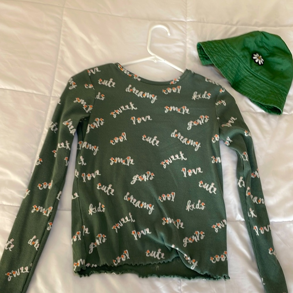 Forever 21, long sleeve shirt with words